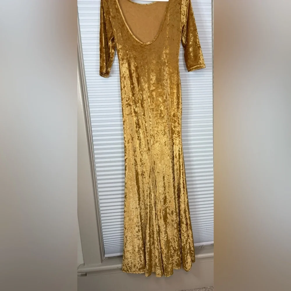 Crushed Velvet Scoop Back Maxi Dress